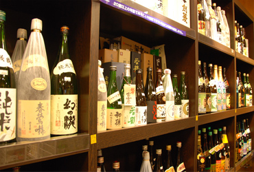 Show Up効果 焼酎や日本酒を陳列できる棚 ライティング